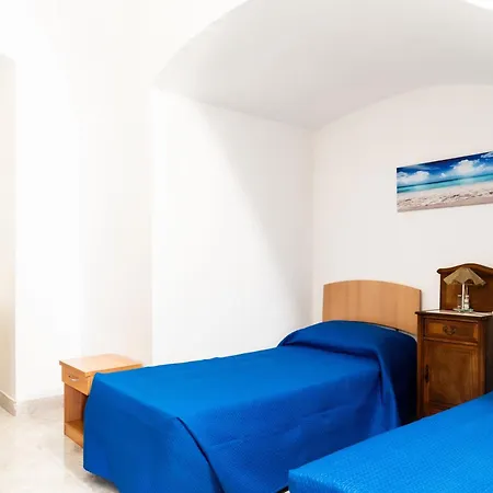 Tina House & Parking By Barbarhouse Bari